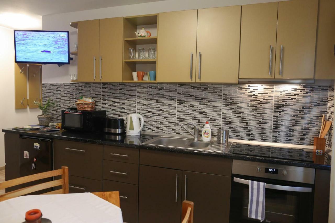 Central Place Apartment Timisoara Bagian luar foto